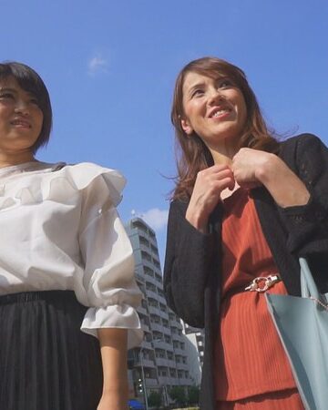フェラ❤ママ友と思ってナンパしたらガチ母娘で、大人のはずの母親が娘の前でエクスタシーを求めるビッチを披露する件。[]評価